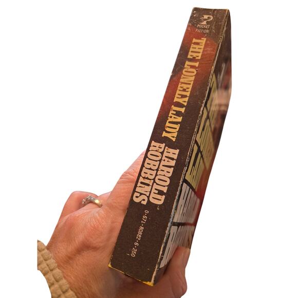 Harold Robbins THE LONELY LADY Adult Fiction Saga Drama Pocket Books 0671808826 - Picture 4 of 7